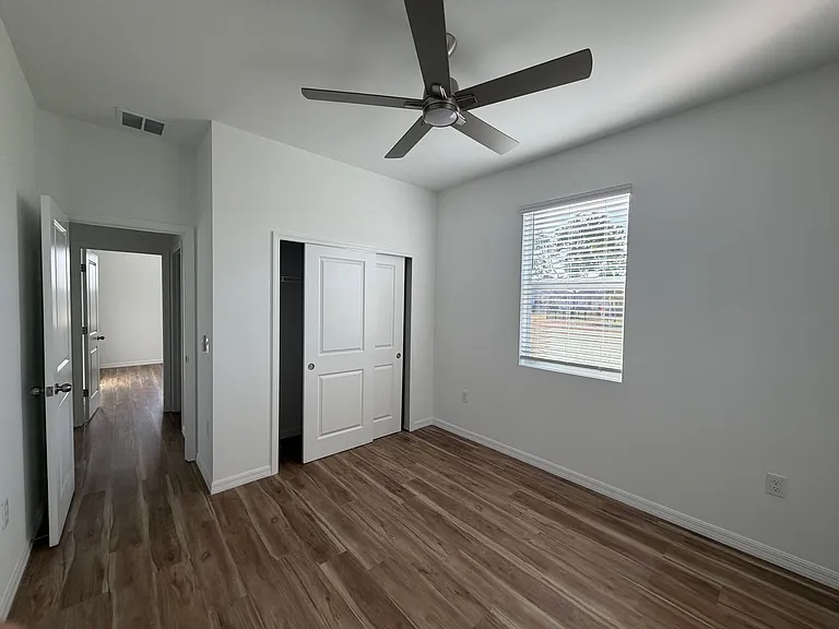 18418 Wintergarden Ave — Photo 17