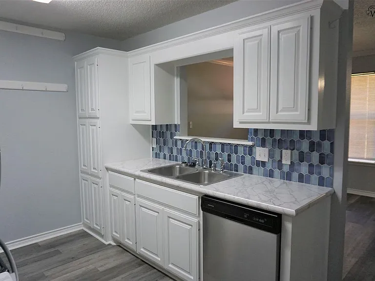 5216 Brookwood Dr — Photo 7