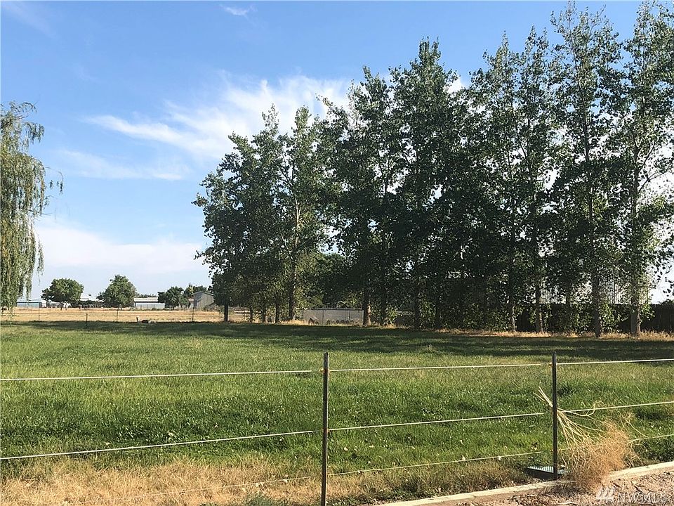 2nd image of 9608 Neppel Rd NE