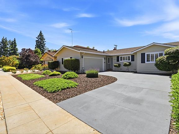 2nd image of 1818 Frobisher Way