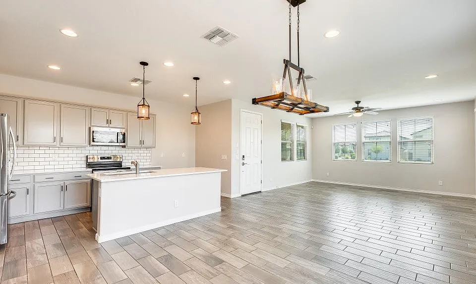Great Location!! Great House in Mesa!! — Photo 3