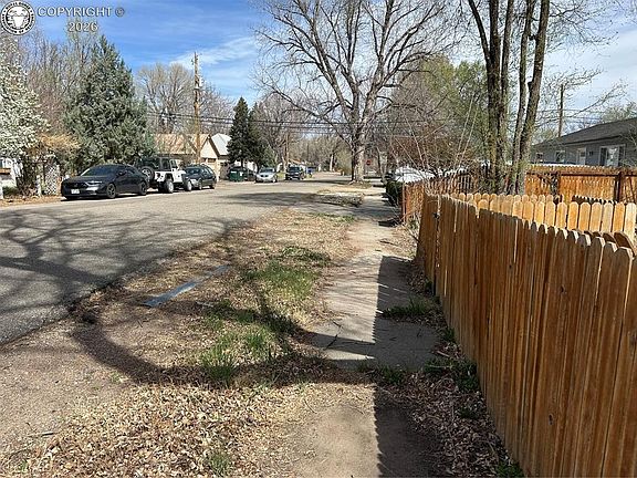 2nd image of 212 Hawkins Ave
