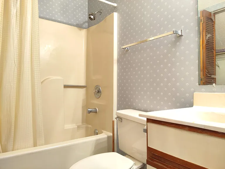 510 Fairwood Lakes Dr #19E — Photo 6