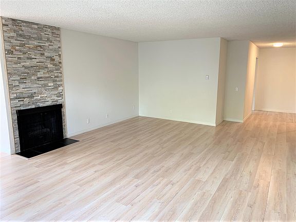 3rd image of 1627 Camden Ave APT 203