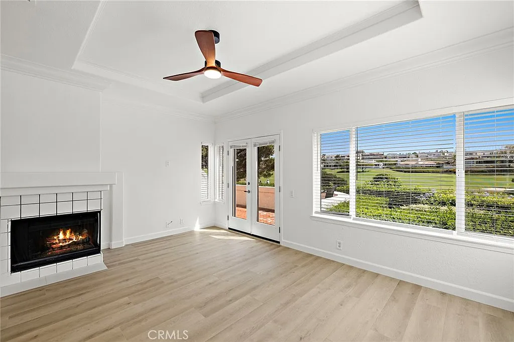 2 bed, 1045 sqft, $4,800 — Photo 1
