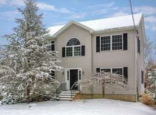 307 Dresser Hill Rd, Dudley, MA 01571