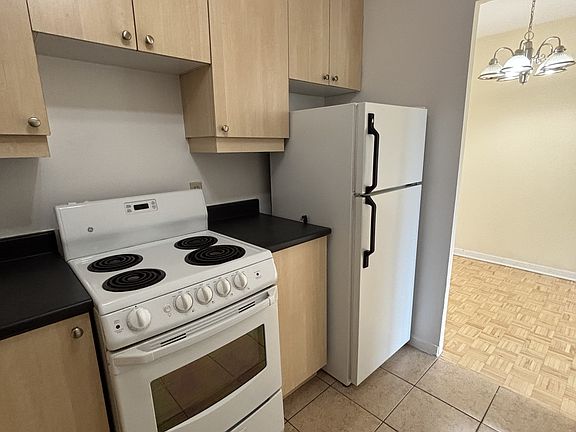 4th image of 345 Laurier Ave E #306