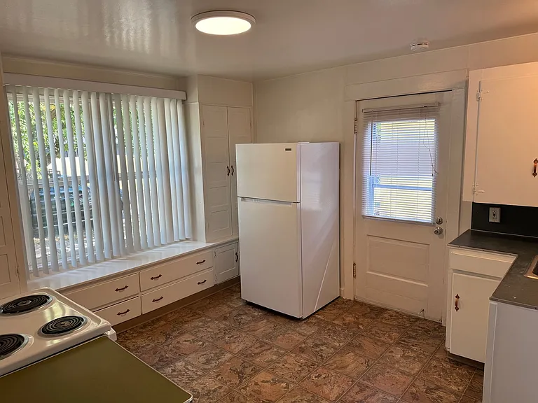 1351 McCoy Ave NE — Photo 7