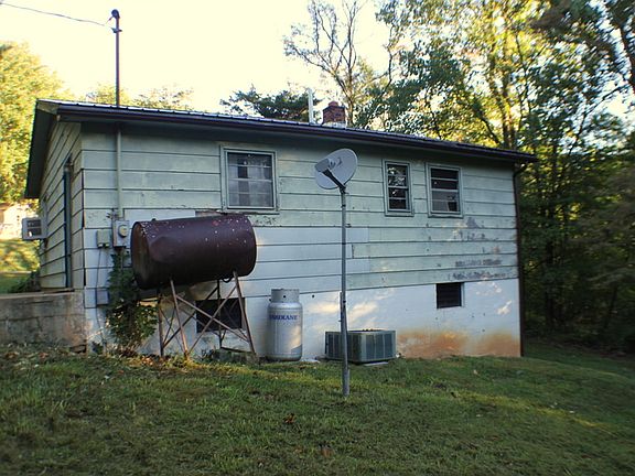 2nd image of 2275 Pauls Creek