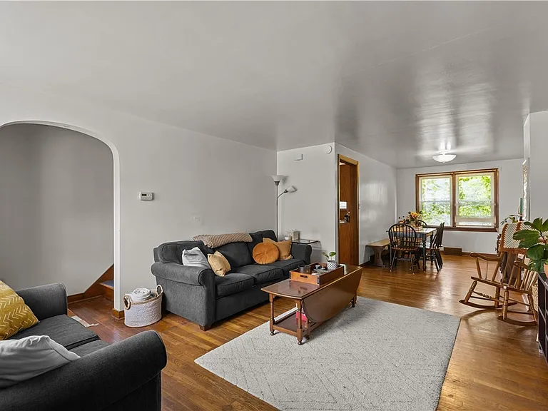 83 N Sprague Ave — Photo 3