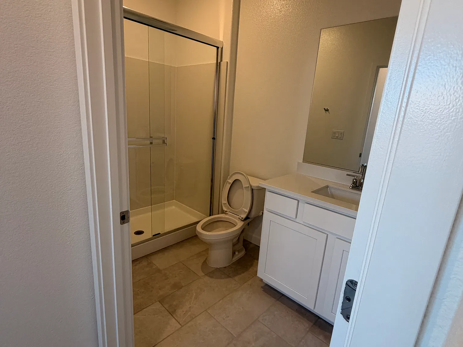 5 bed, 2612 sqft, $3,900 — Photo 3