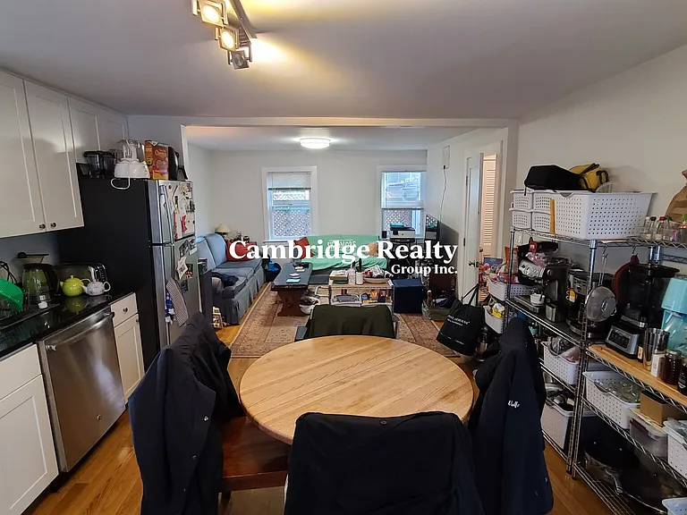 115 Pleasant St #B — Photo 1
