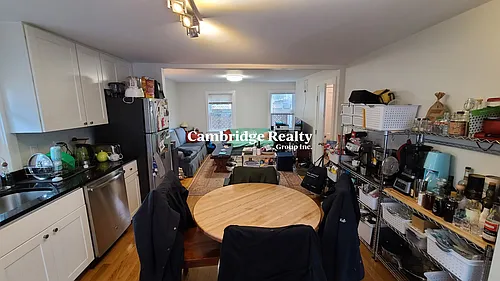 115 Pleasant St #B Photo 1