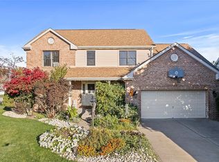 29 Scenic Dr, Coraopolis, PA 15108