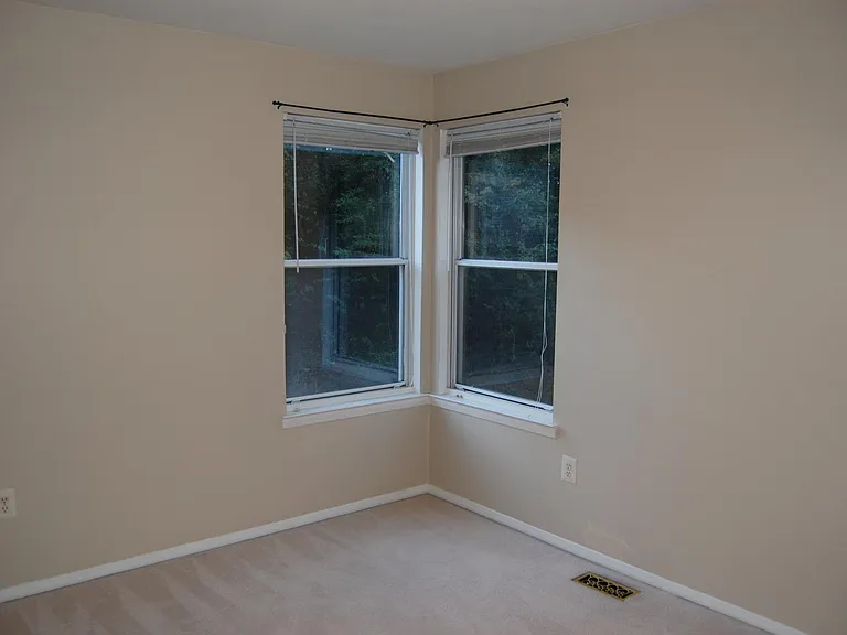 7732 Heatherside Ln — Photo 33