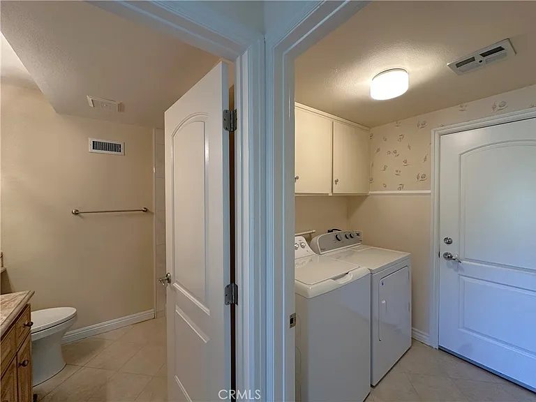 26543 Academy Dr — Photo 23