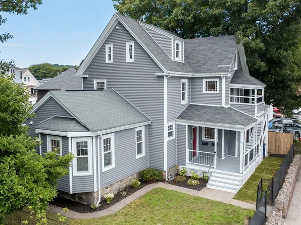 51 Walworth St, Roslindale, MA 02131