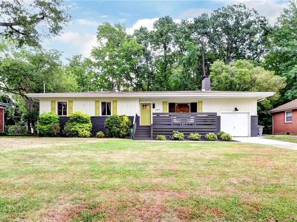 107 Ward Dr, Hampton, VA 23669