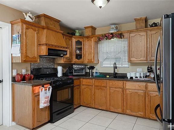 5th image of 2606 E La Pointe Ave