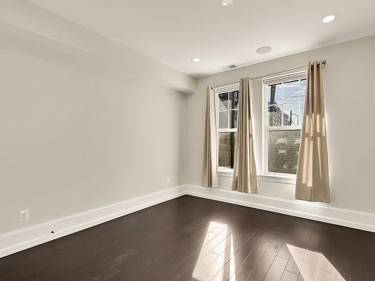 1609 Levis St NE — Photo 11