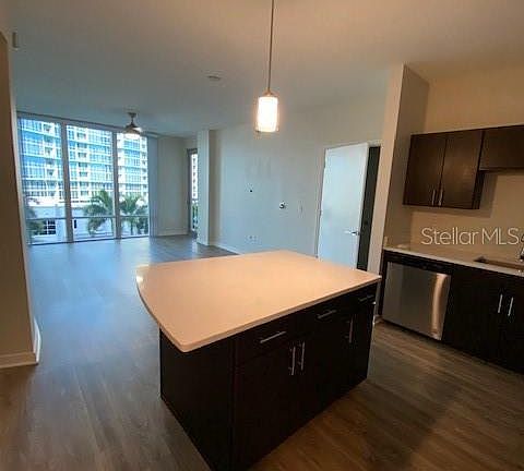 2nd image of 415-415 2nd E