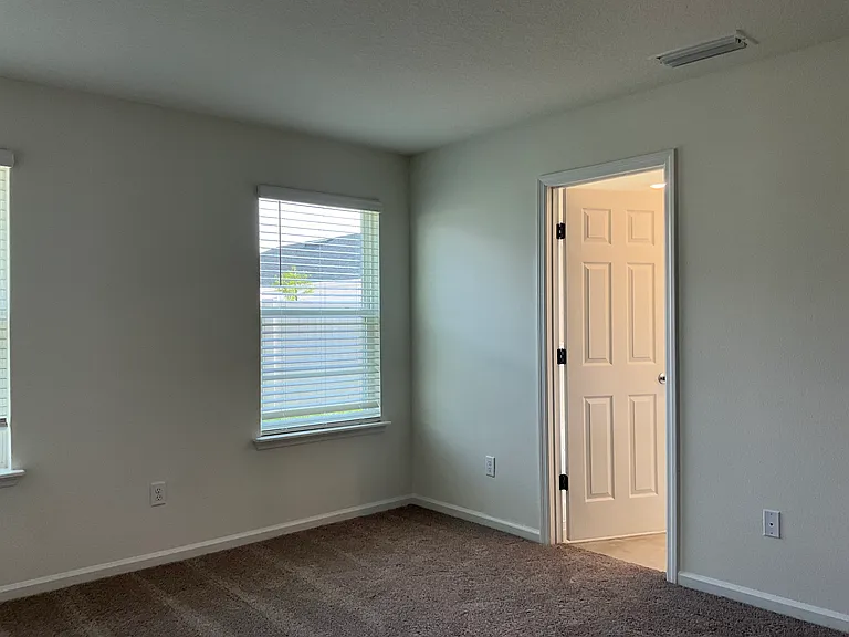 128 Peace River Rd — Photo 8