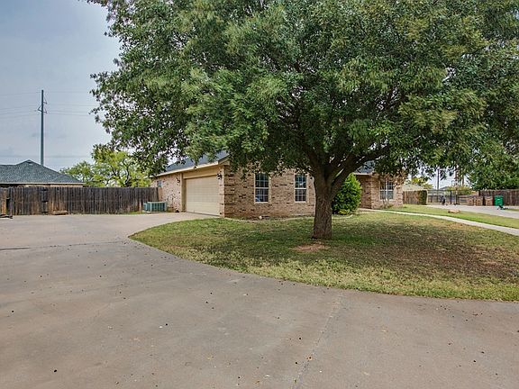 4th image of 5806 Lyndhurst Dr