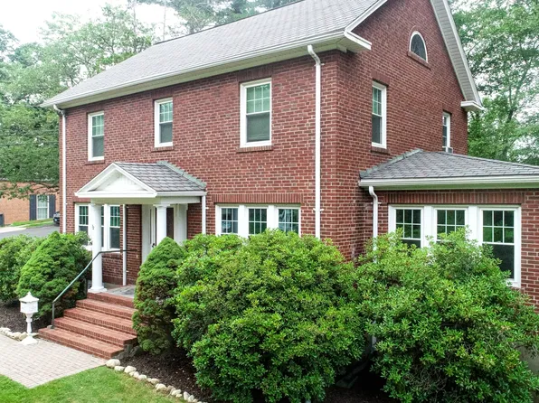 72 Lovely Street, Farmington, CT 06085