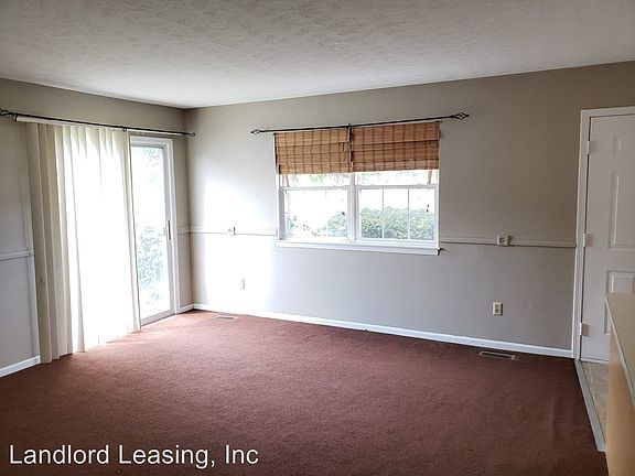 5th image of 1558 E 32nd Ct