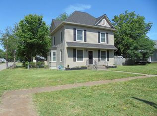 303 N Kansas Ave, Chanute, KS 66720