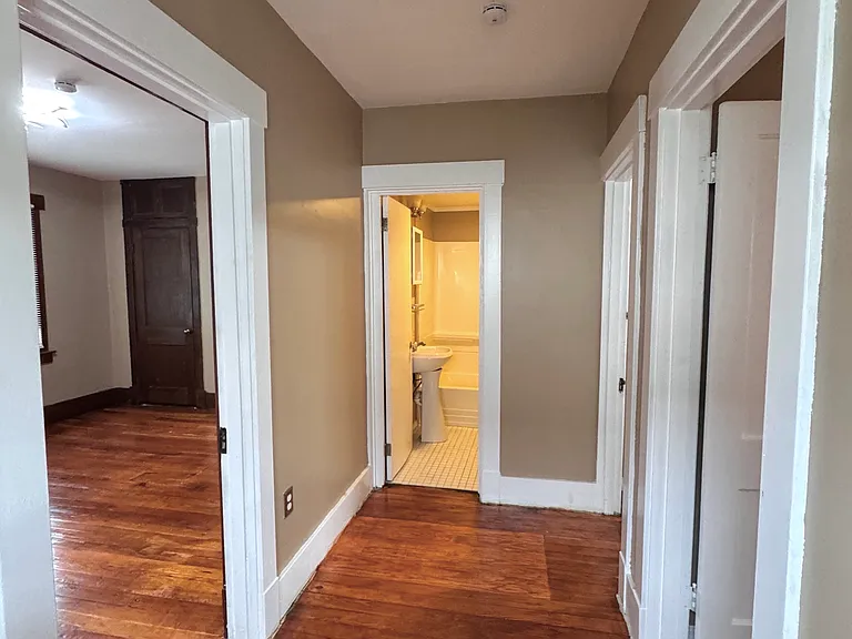 1616 Leolyn St — Photo 6