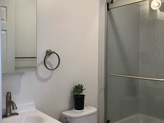 2nd image of 1211 Polk St APT B