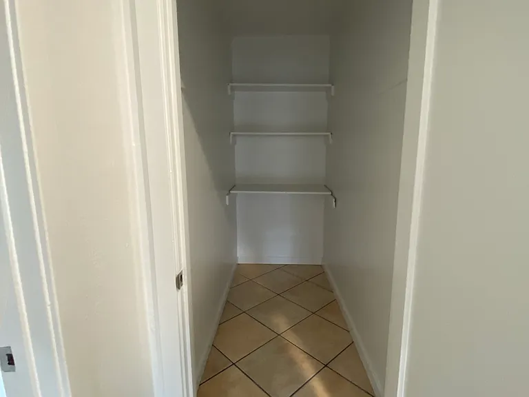 25 Plum Tree Ln #10 — Photo 13