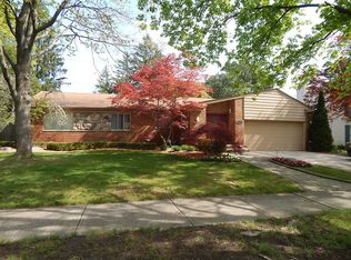 2478 Devon Ln, Birmingham, MI 48009