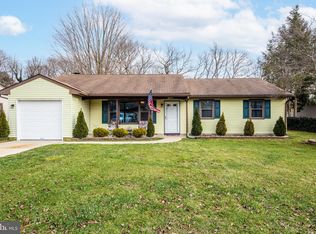18 Miracle Dr, Williamstown, NJ 08094