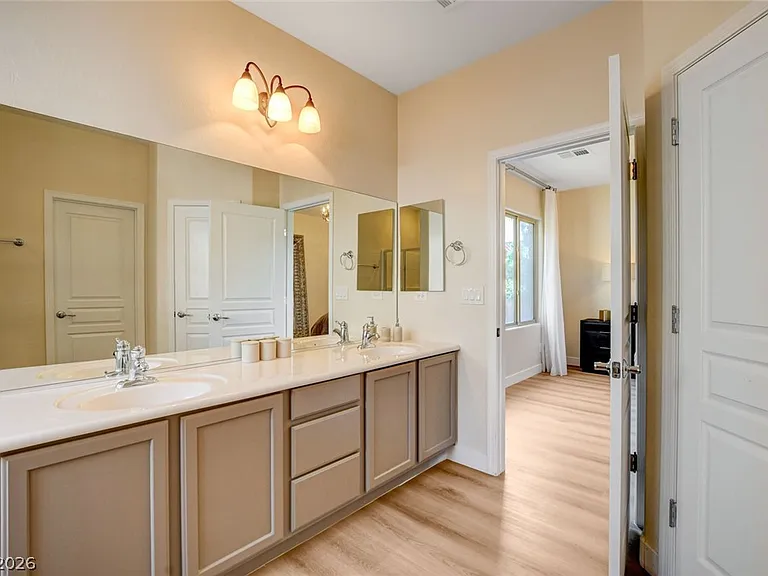 2649 Rue Marquette Ave — Photo 46
