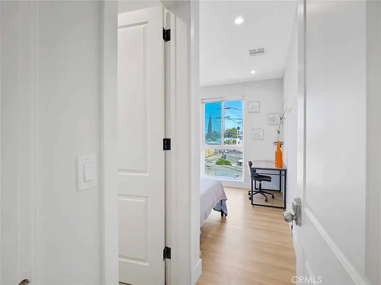 3105 S Normandie Ave — Photo 7