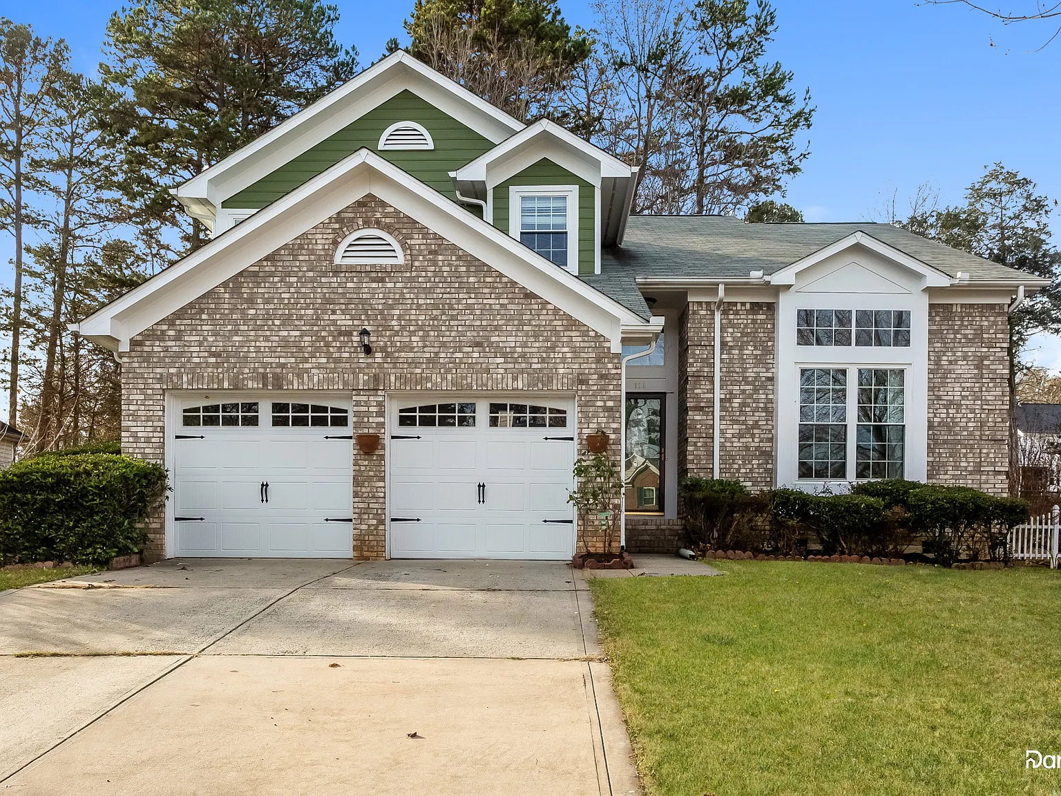 3 bed, 2.5 bath, 2151 sqft, $2,205 — Photo 3