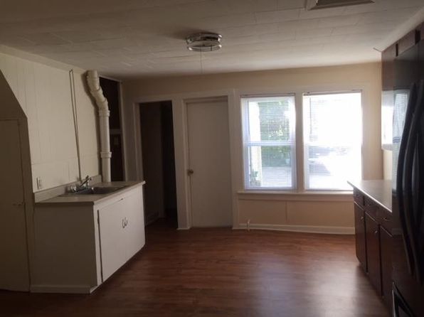 77 Main St #3