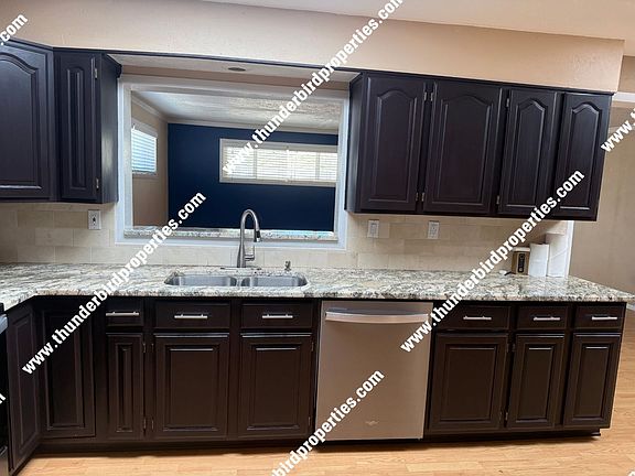 4th image of 2108 Muriel St NE