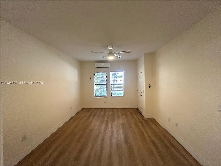 2000 Monroe St #9 — Photo 8