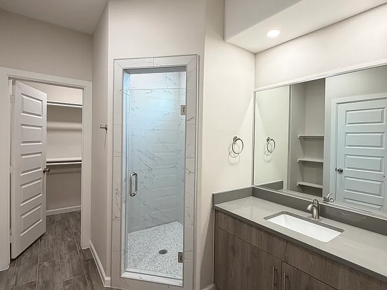 3800 Ventura Ave #2 — Photo 9