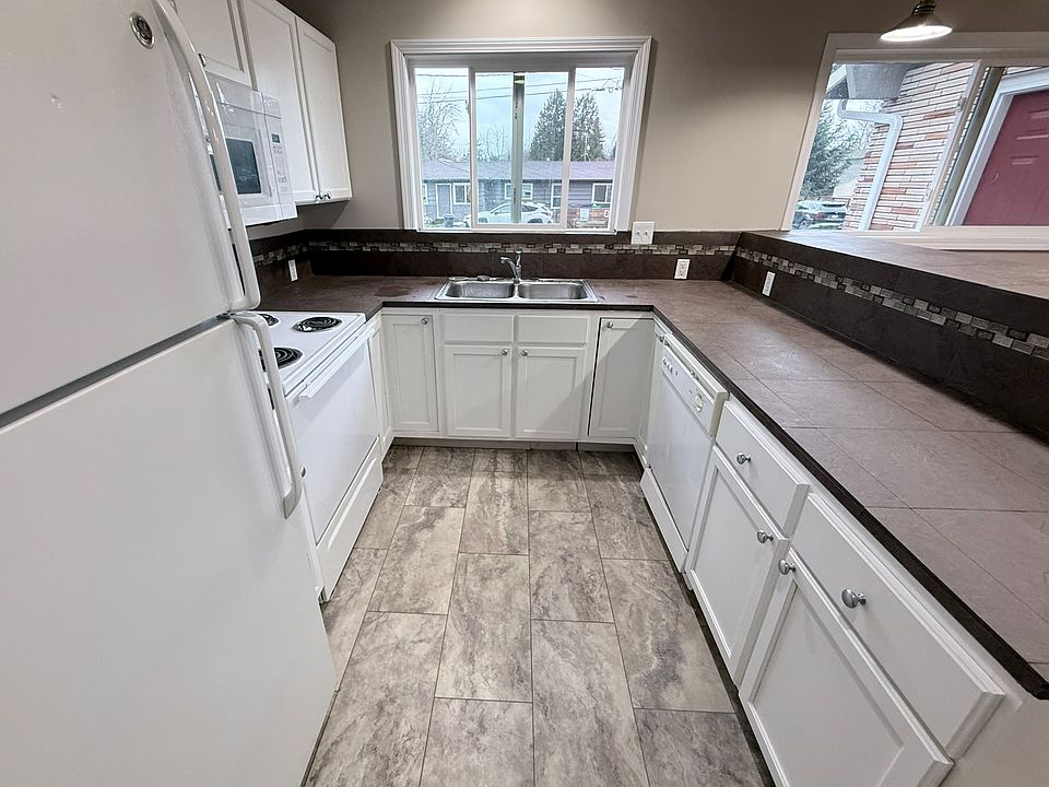 1st image of 9585 SE 41st Ave #9585