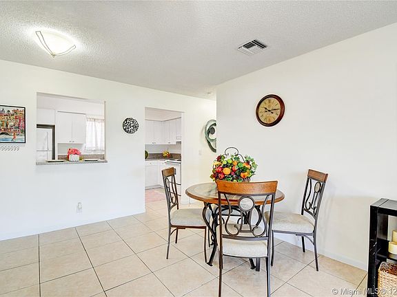 5th image of 420 NE 17th Ave APT 4