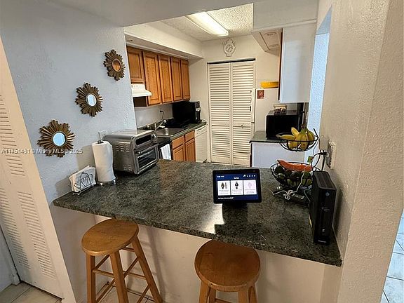 3rd image of 935 NE 199th St APT 205-16