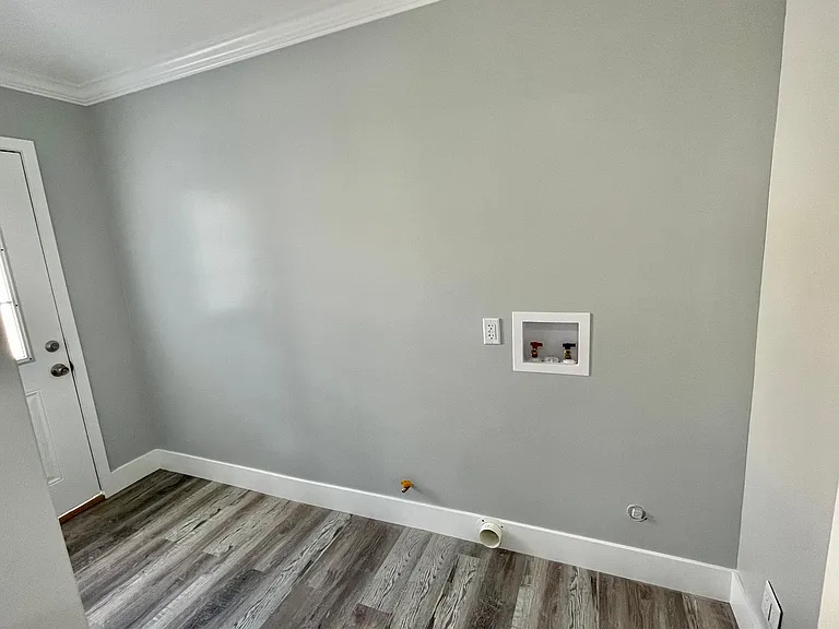 1085 W 26th St — Photo 18