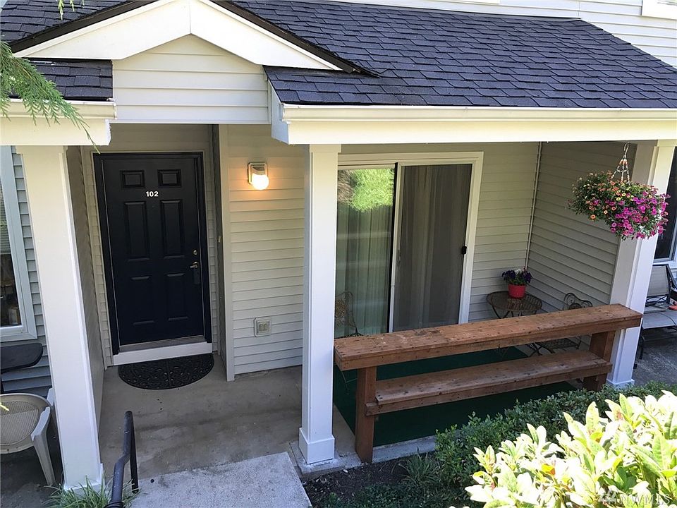 1st image of 14608 1st Ln NE Unit 102