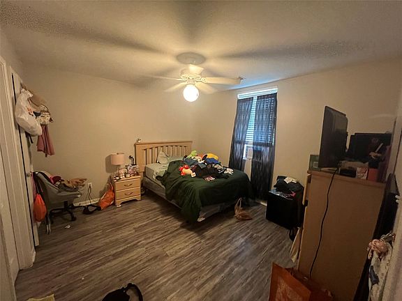 5th image of 45655-45657 Chapman Ln #57