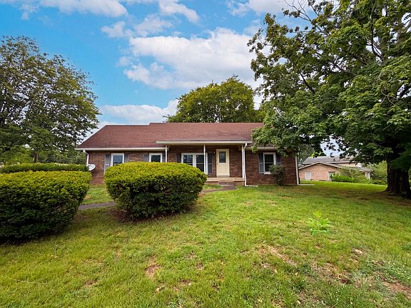 2nd image of 2536 Edge O Lake Dr