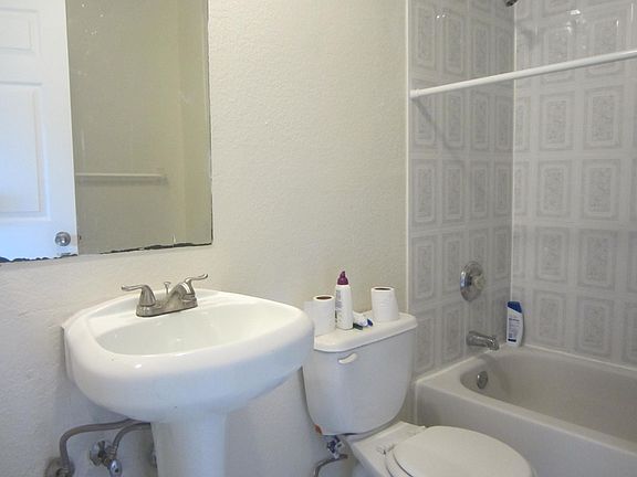 5th image of 209 NE 141st St #1-2